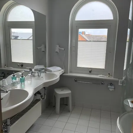 Sylter Hof Otel 4*